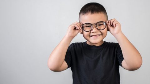 15 sinais de problema de vista em crianças para se atentar