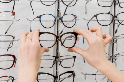 Óculos de grau, lente de contato ou cirurgia?