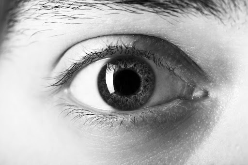 Pupila dilatada: por que acontece e quando se preocupar